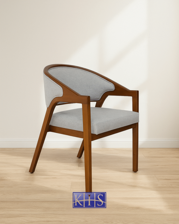 CLARA CHAIR