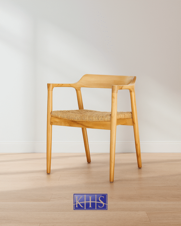 PUSPA CHAIR